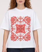 Mockup Boxy Heavyweight Tee White female close-up 09