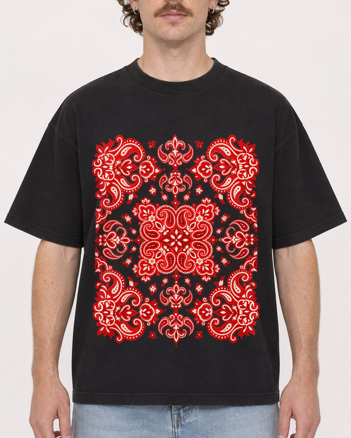Mockup Boxy Heavyweight Tee Black male close-up 09