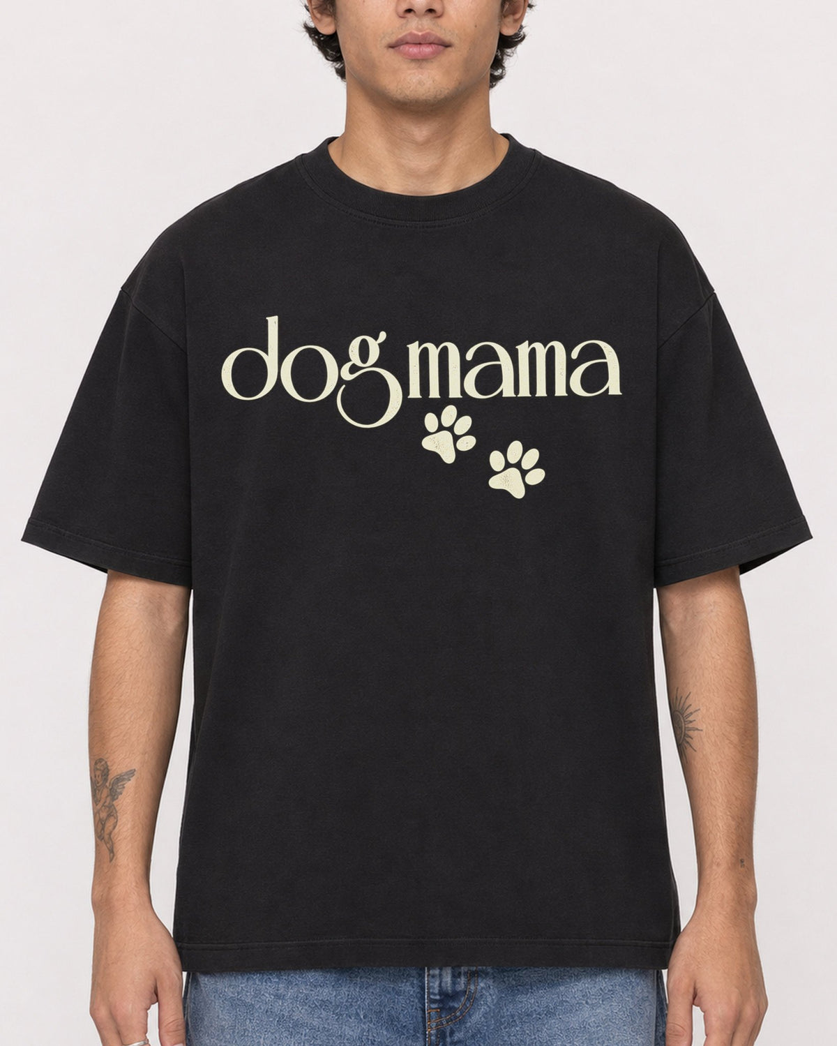 Mockup Boxy Heavyweight Tee Black male close-up 06