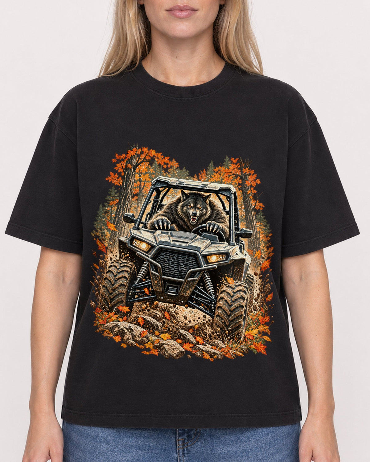Mockup Boxy Heavyweight Tee Black female close-up 08