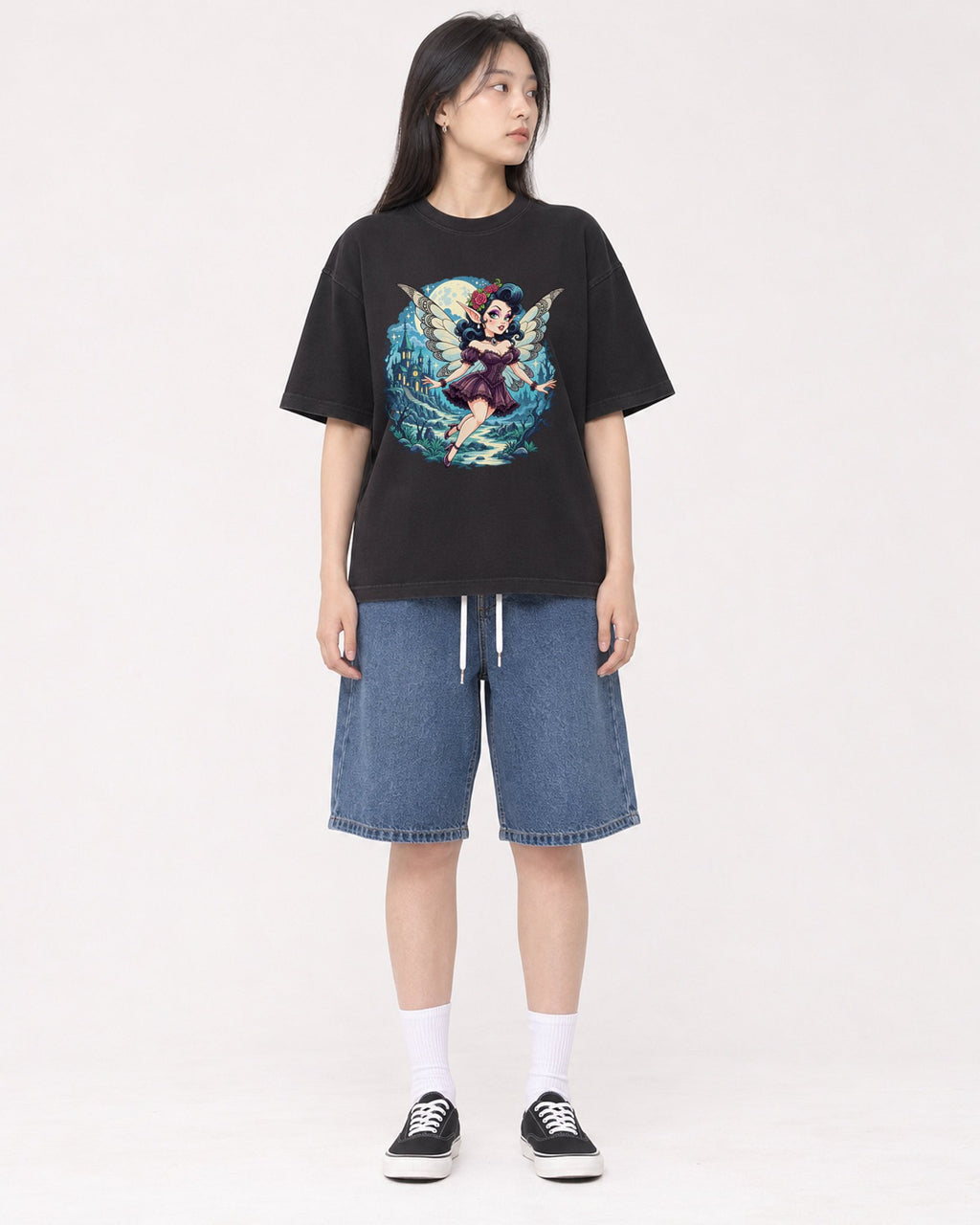 Mockup Boxy Heavyweight Tee Black female full-body 01