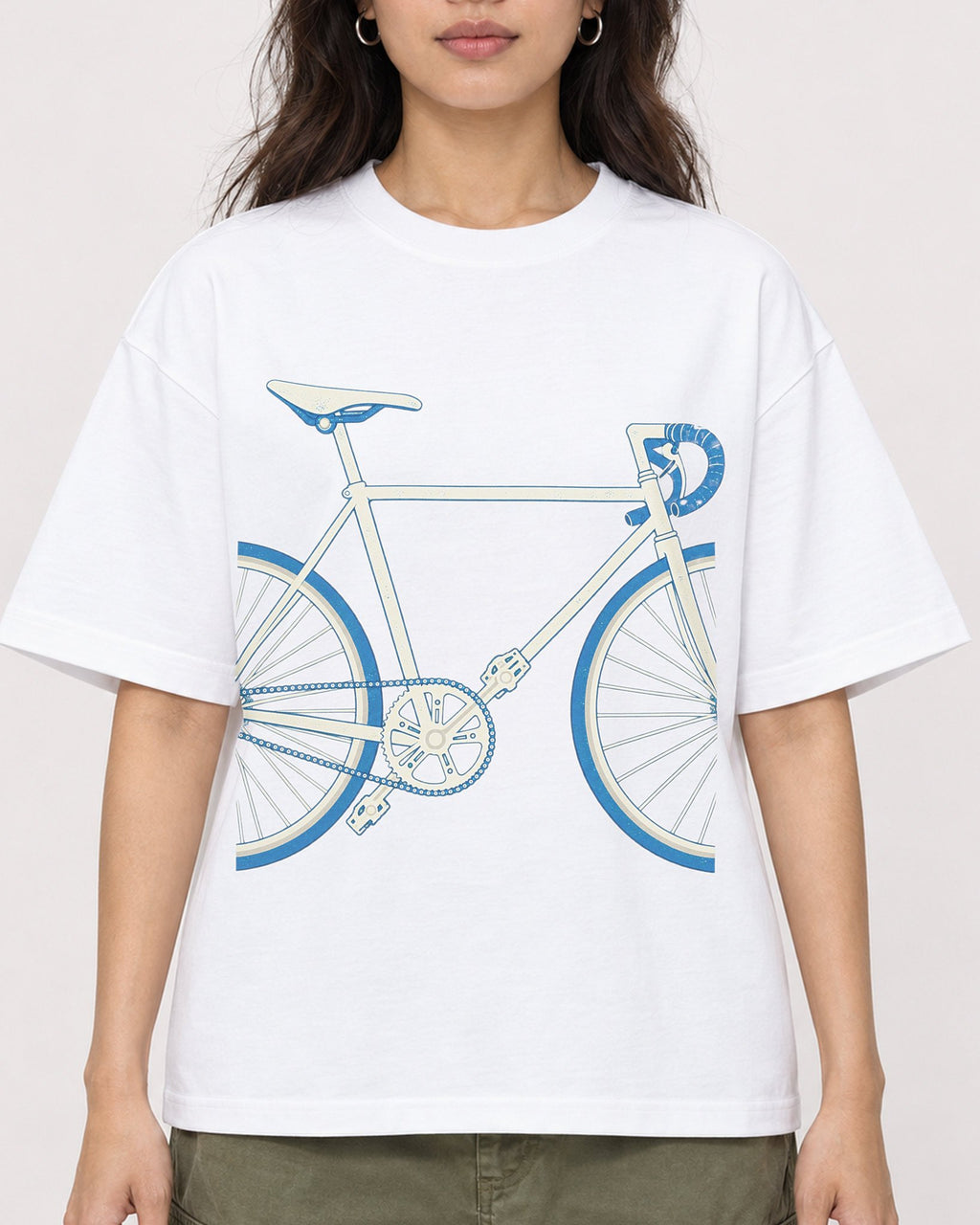 Mockup Boxy Heavyweight Tee White female close-up 02