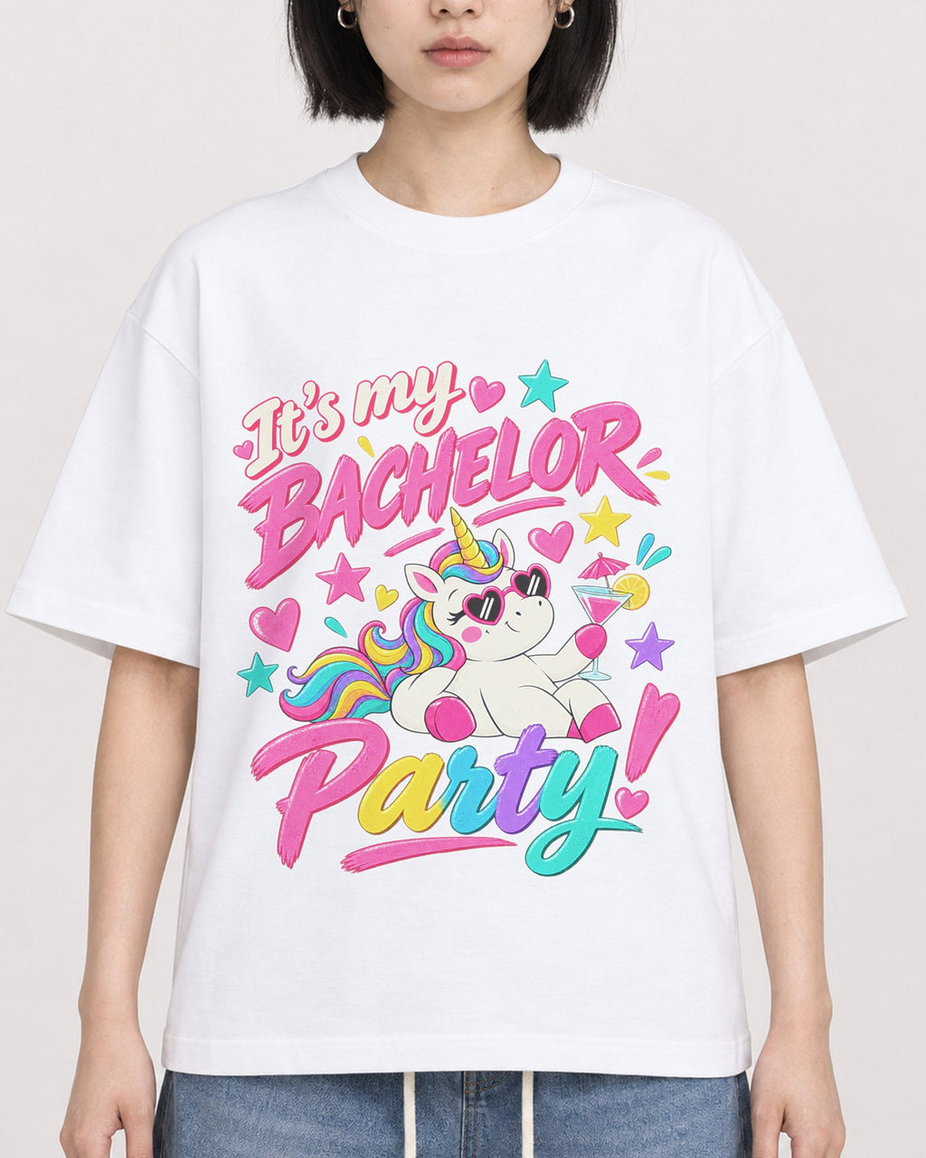 Mockup Boxy Heavyweight Tee White female close-up 11