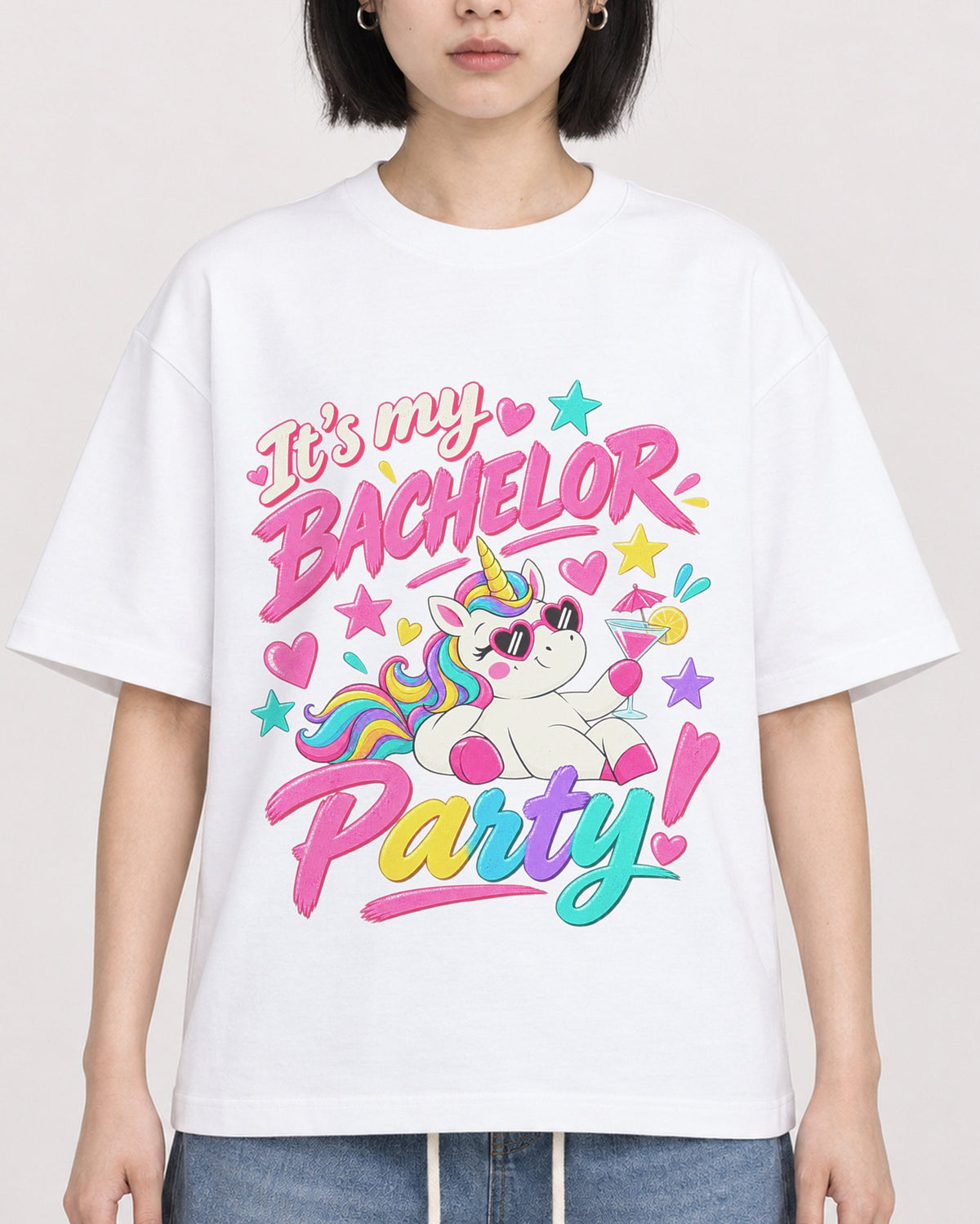 Mockup Boxy Heavyweight Tee White female close-up 11