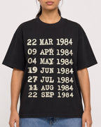 Mockup Boxy Heavyweight Tee Black female close-up 16