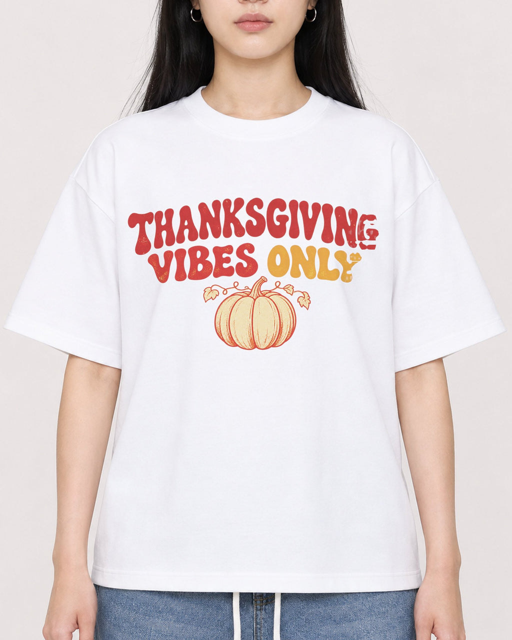 Mockup Boxy Heavyweight Tee White female close-up 01
