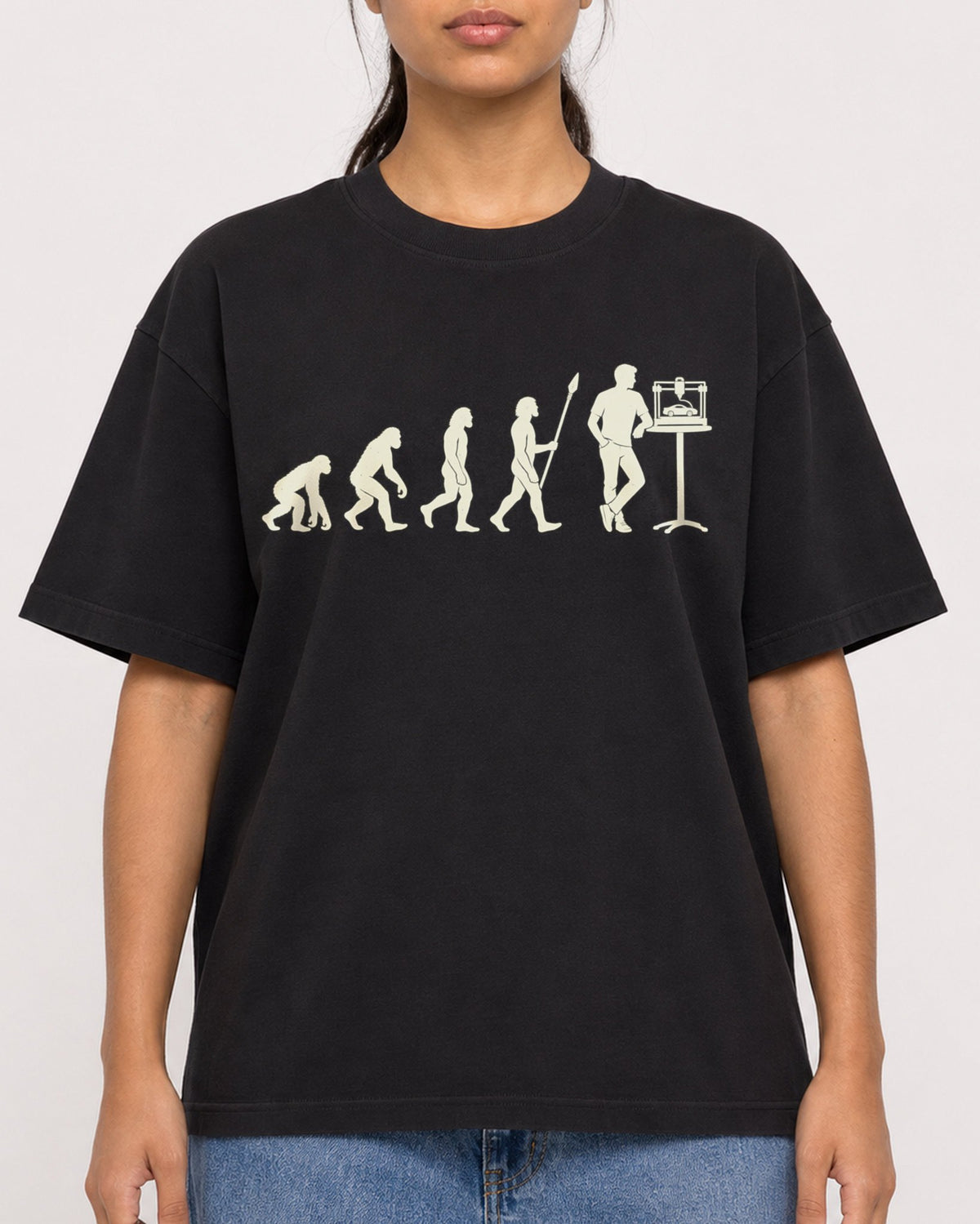 Mockup Boxy Heavyweight Tee Black female close-up 16