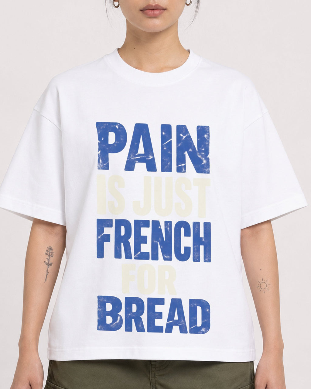 Mockup Boxy Heavyweight Tee White female close-up 12