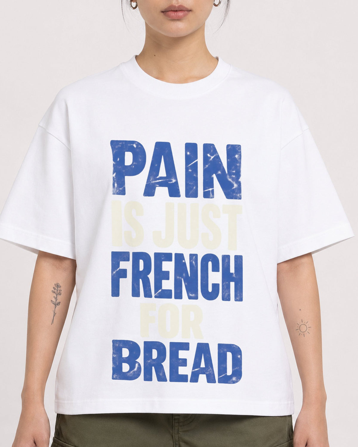 Mockup Boxy Heavyweight Tee White female close-up 12